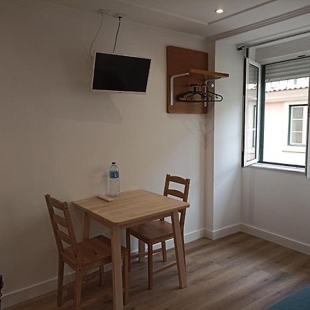 Martim Moniz 28 Guest House Lisbon Bagian luar foto