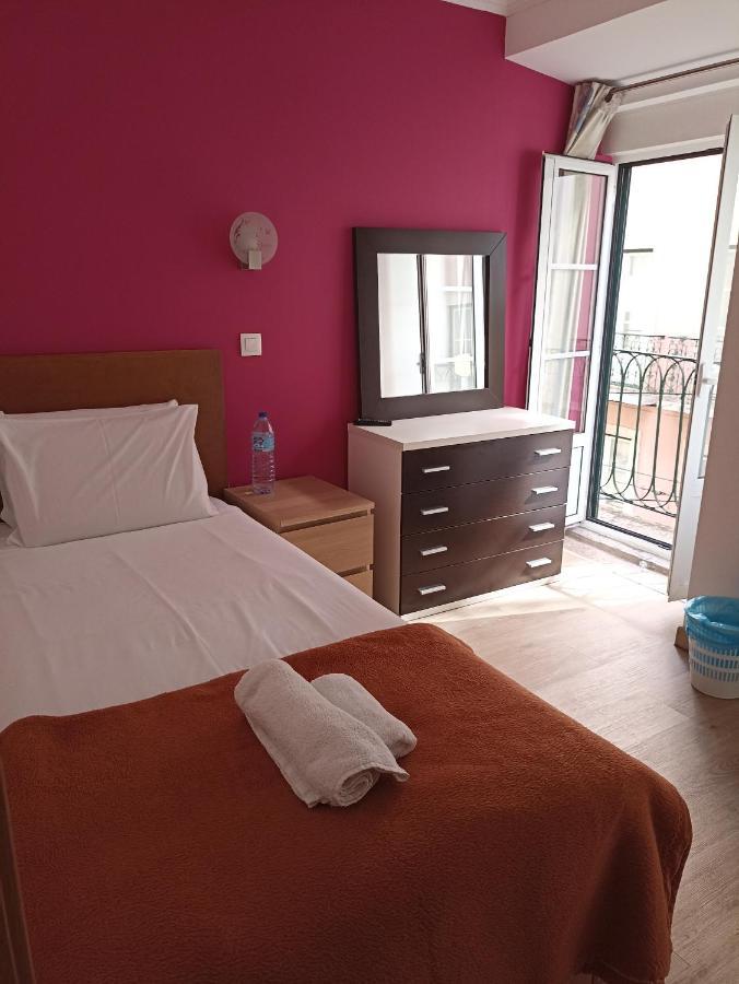 Martim Moniz 28 Guest House Lisbon Bagian luar foto