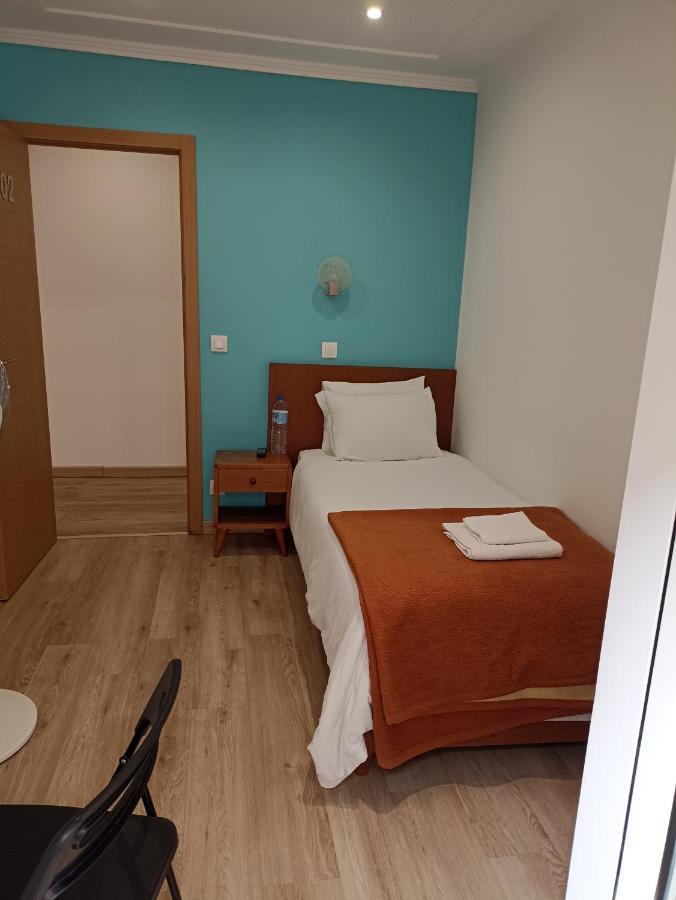 Martim Moniz 28 Guest House Lisbon Bagian luar foto