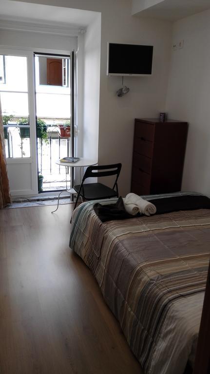Martim Moniz 28 Guest House Lisbon Bagian luar foto